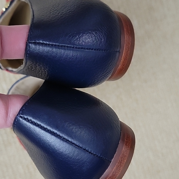 Talbots 6N leather loafers - Picture 3 of 4